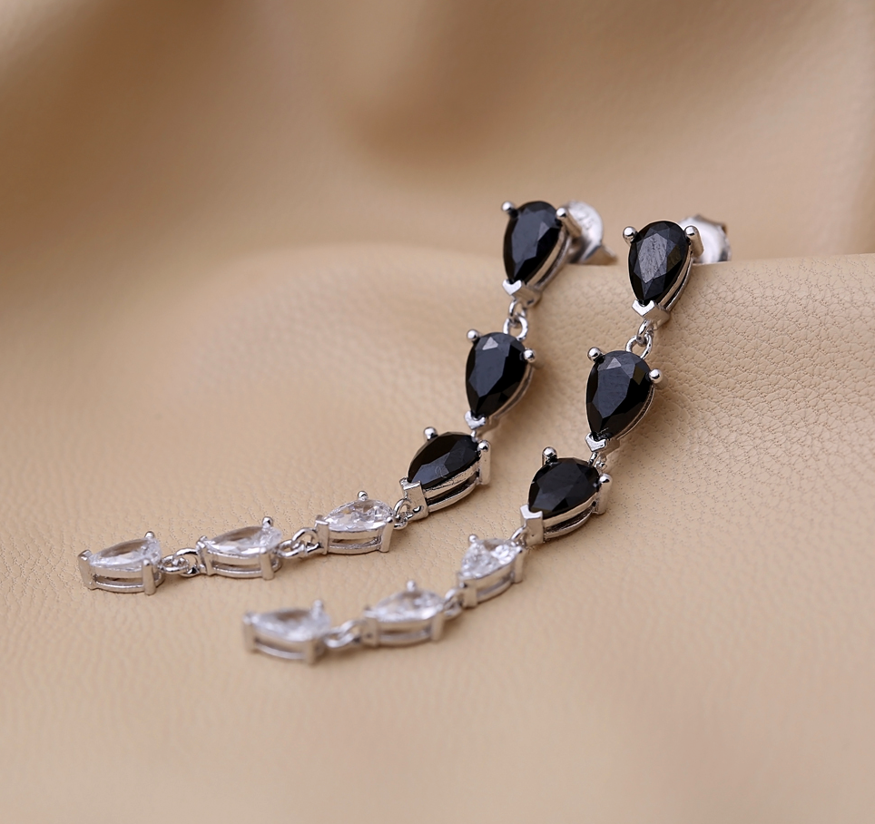 Cercei Long Black Zircon Pear Drops